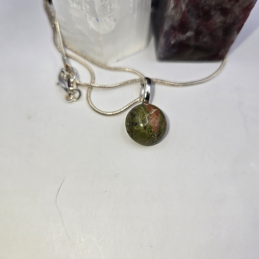 Elegant Blood Astone Pendant Necklace